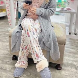 The Paisley Box Wine/Champagne Pajama Pants, Size Medium, NWT